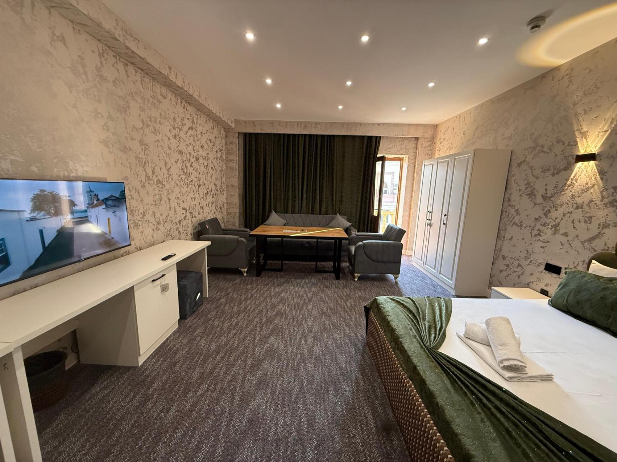 Black Mont Otel Bakü