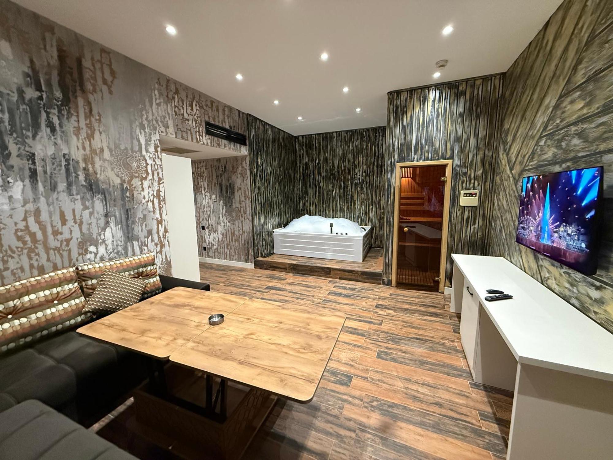 Black Mont Otel 4*